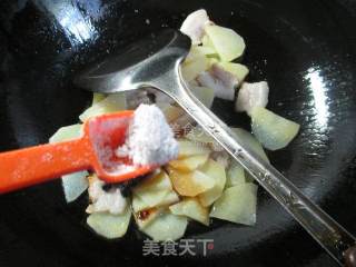豉香五花肉炒土豆的做法步骤：6
