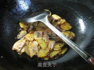 豉香五花肉炒土豆的做法步骤：7