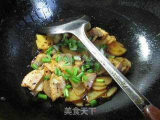 豉香五花肉炒土豆的做法步骤：8
