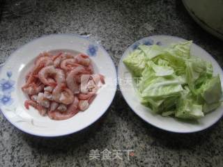 圆白菜炒海虾的做法步骤：1