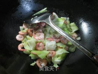 圆白菜炒海虾的做法步骤：6