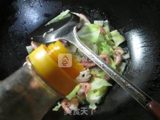 圆白菜炒海虾的做法步骤：7