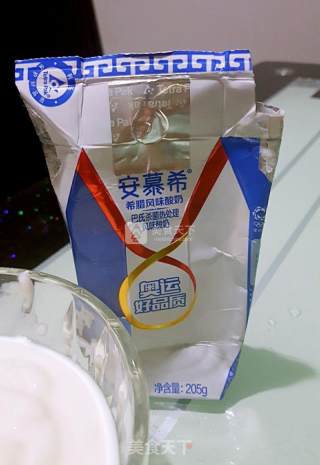 蔓越莓炒酸奶的做法步骤：1