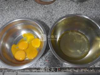 蒸牛油果蛋糕的做法步骤：2