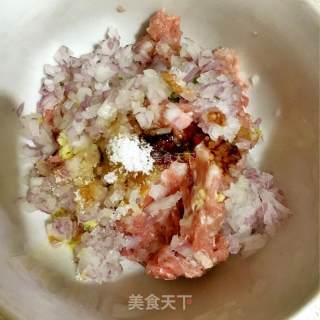 炸猪肉条的做法步骤：1