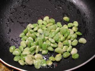 香肠肉土豆粒的做法步骤：3
