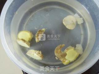 杏仁露炖雪蛤的做法步骤：3