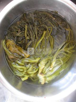 佐粥小咸菜--香炒雪里蕻的做法步骤：1