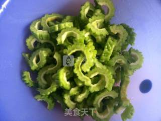 苦瓜炒肉的做法步骤：5
