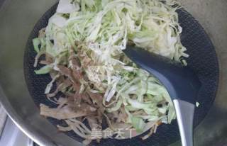 圆白菜素炒饼的做法步骤：6