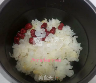 冰糖红枣银耳羹的做法步骤：4