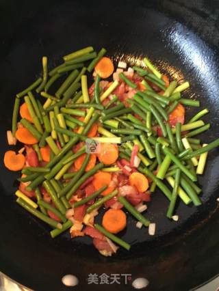 腊肉蒜苔的做法步骤：6