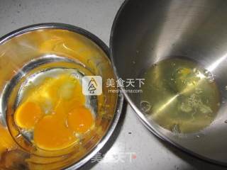 豆沙蛋糕卷的做法步骤：2