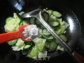 青瓜炒圆白菜的做法步骤：10