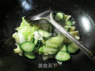 青瓜炒圆白菜的做法步骤：13