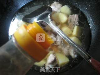 土豆烧排骨的做法步骤：5