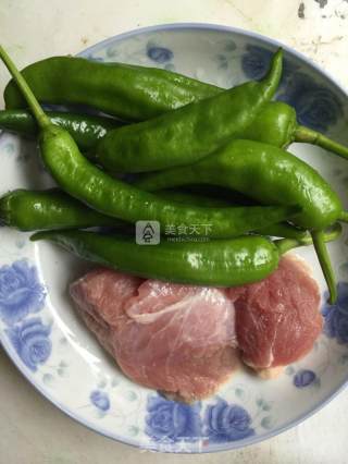 青椒小炒肉的做法步骤：1