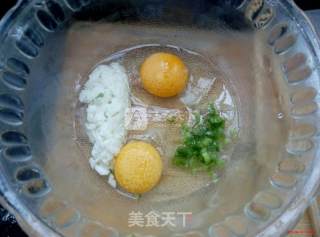 土豆丝鸡蛋饼的做法步骤：4