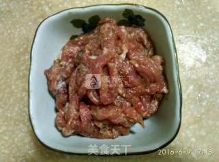 鱼香肉丝的做法步骤：1