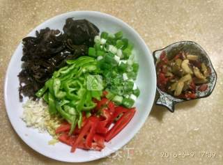鱼香肉丝的做法步骤：2