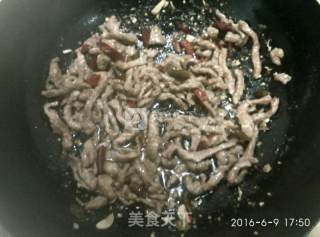 鱼香肉丝的做法步骤：5