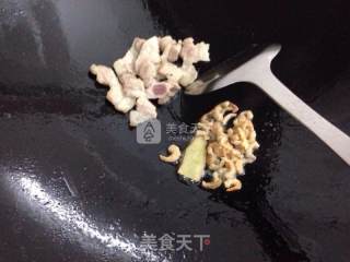 海参板栗煲的做法步骤：4