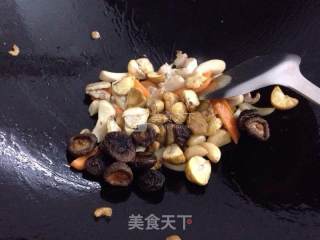 海参板栗煲的做法步骤：5