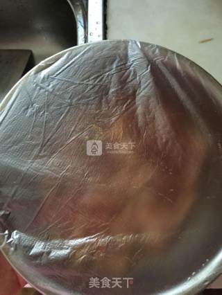 烧烤味鸡腿卷的做法步骤：2