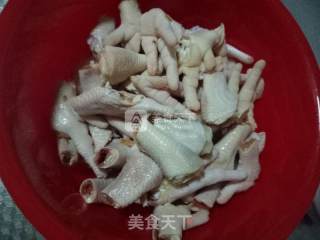 泡椒凤爪的做法步骤：1