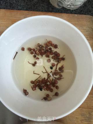 洋葱猪肉肉饼的做法步骤：2