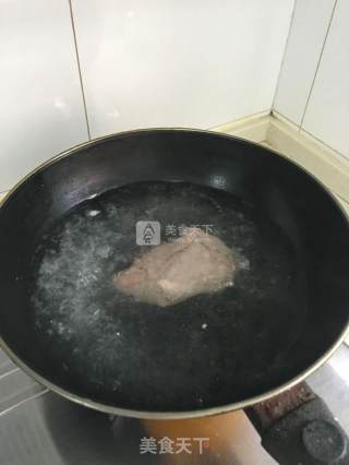 凉拌手撕牛肉的做法步骤：1