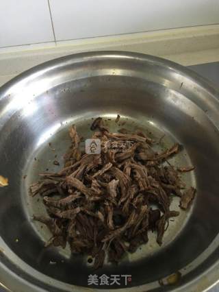 凉拌手撕牛肉的做法步骤：4