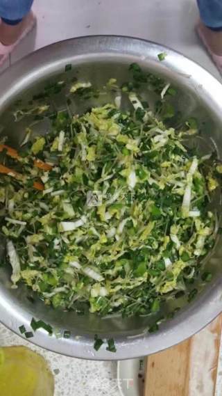 山东日照菜煎饼的做法步骤：2