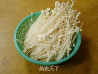 夏季开胃菜剁椒金针菇的做法步骤：3