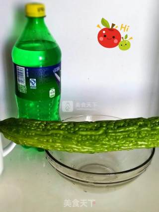 夏日清凉饮料：苦瓜饮的做法步骤：1