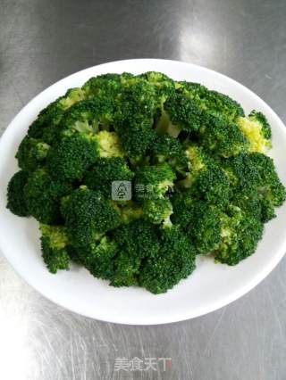 香油拌西兰花的做法步骤：5