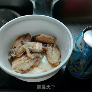 可乐鸡翅的做法步骤：1