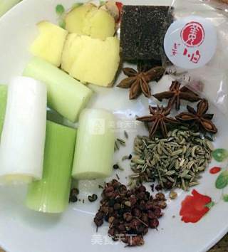 情动欧洲杯之黄金鸡爪的做法步骤：2