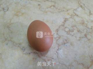 当归炖鸡蛋的做法步骤：1
