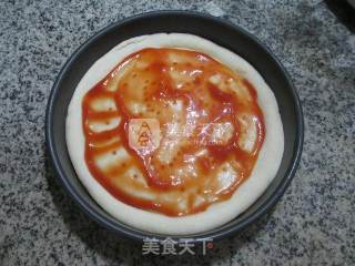 青豆玉米粒火腿肠披萨的做法步骤：4