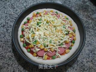 青豆玉米粒火腿肠披萨的做法步骤：6