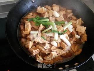 做一盆爸妈独爱的红烧肉——笋干红烧肉的做法步骤：8