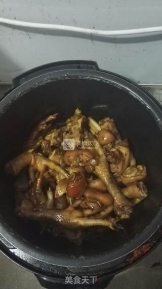电压力锅版无水无油健康美味红烧猪鸡爪的做法步骤：6