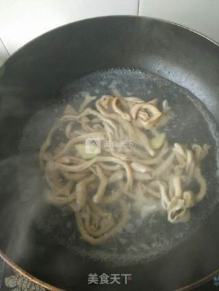 辣炒鸭肠的做法步骤：1