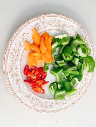 干锅牛肉包菜的做法步骤：1