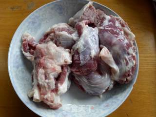 青椒格子肉的做法步骤：1