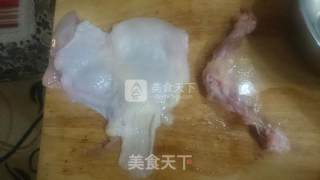 柠檬汁浇胡萝卜烧鸡肉的做法步骤：1
