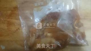 柠檬汁浇胡萝卜烧鸡肉的做法步骤：2