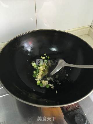 烧黄花鱼的做法步骤：4