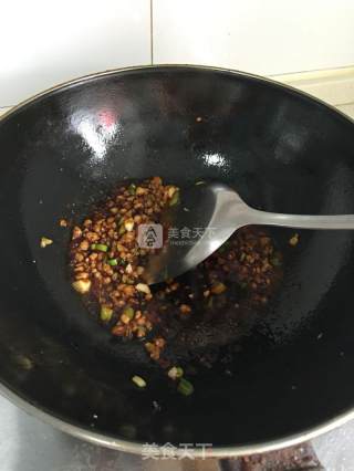 烧黄花鱼的做法步骤：7